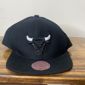 Mitchell & Ness Black Chicago Bulls snap back